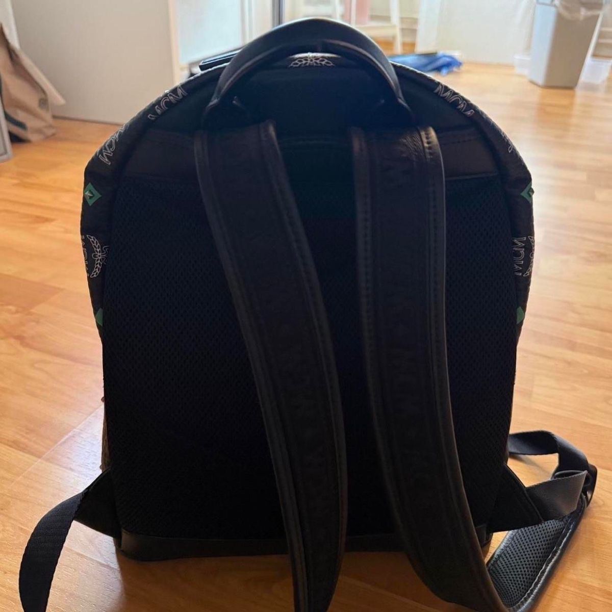 Mcm Zaini: MCM Stark Small Backpack Black Visetos Multicolor Studs RARE – Nuovo (secondo la descrizione) da Burgdorf venduto da jar_2ct5 2
