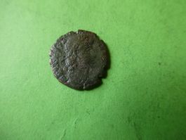 uralte Bronzemünze  16 mm     1.16 g