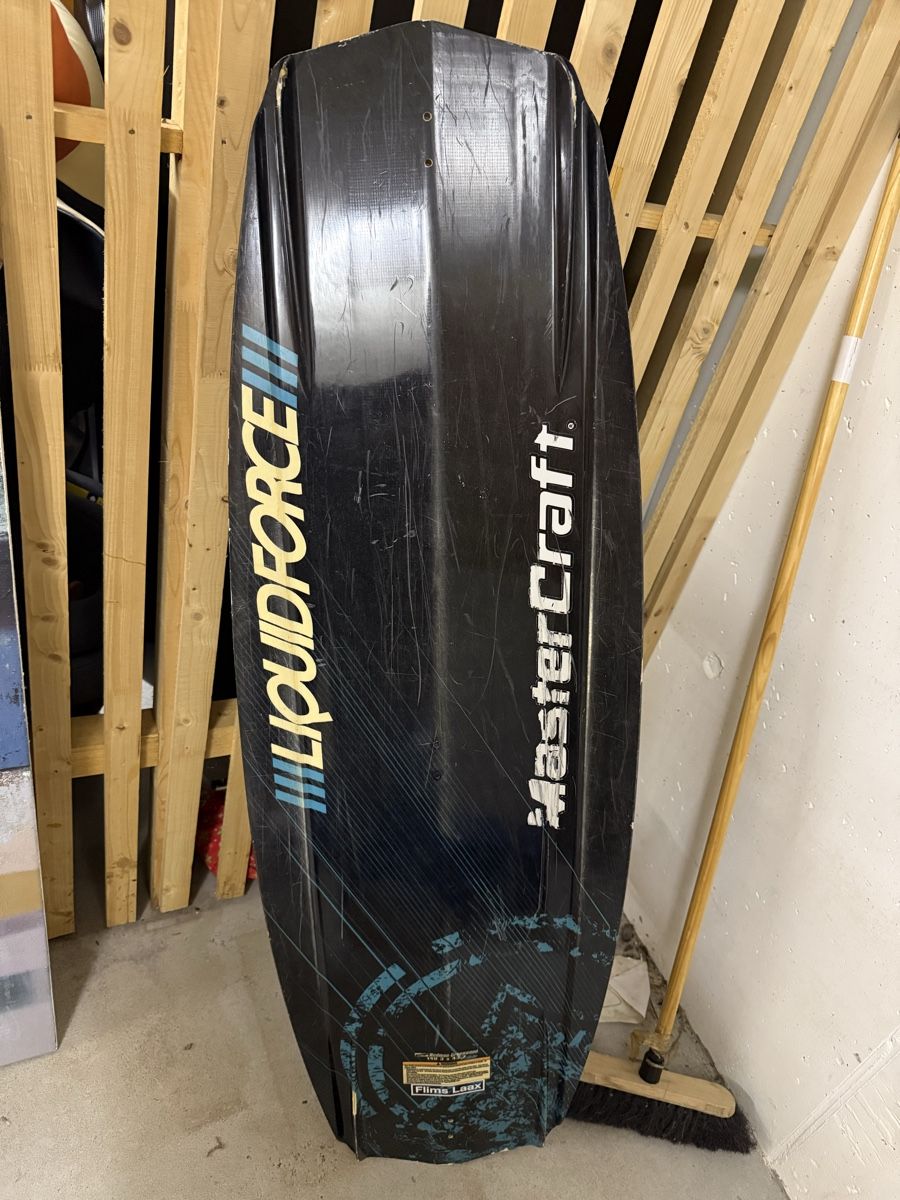 Planches de surf: Wakeboard Liquid Force, Grösse ca. 140cm, gebraucht – D'occasion à Gockhausen par Eldomenico 1
