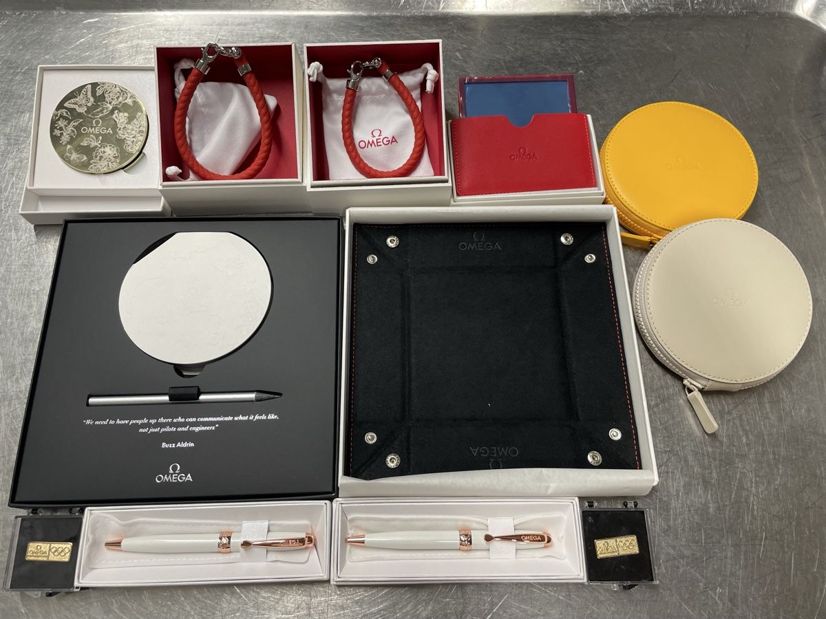 Omega Armbänder & -reifen: Omega accessoires – Neu und originalverpackt aus Biel/Bienne von Pokebienne