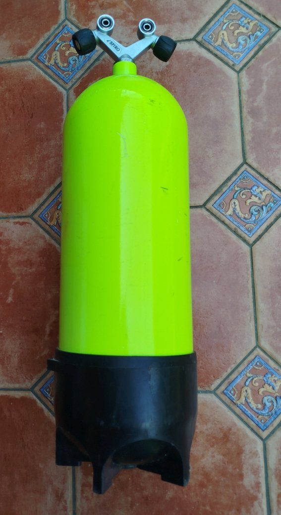 Bombole da sub: 15 Liter Tauchflasche – Usato da Bonaduz venduto da Mikebond