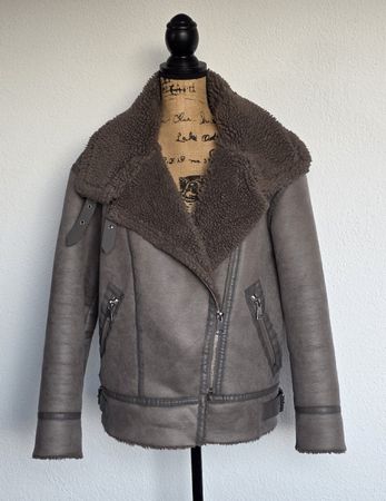 Zara Jacke Kunstleder mit Teddyfutter grau Grösse S/ M