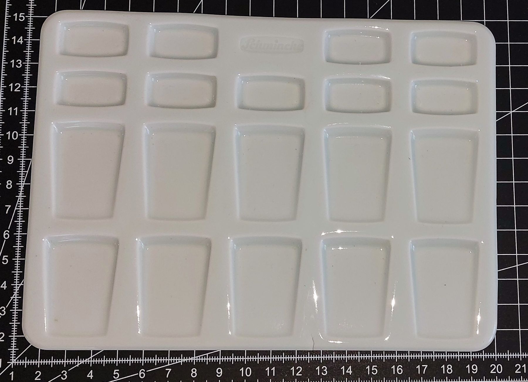 Pallets: Neue Schmincke Keramikpalette zum Farbenmischen – Nuovo (secondo la descrizione) da Meilen venduto da Verschiedenes123