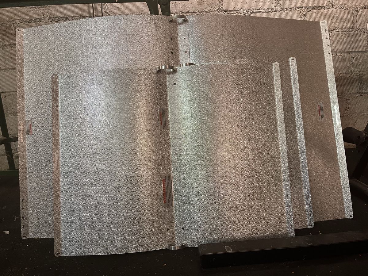 Altro: 3x Adjust-A-Wings Réflecteur ENFORCER + Douille E40 pour HPS – Nuovo (secondo la descrizione) da Biel/Bienne venduto da Jan_321 1