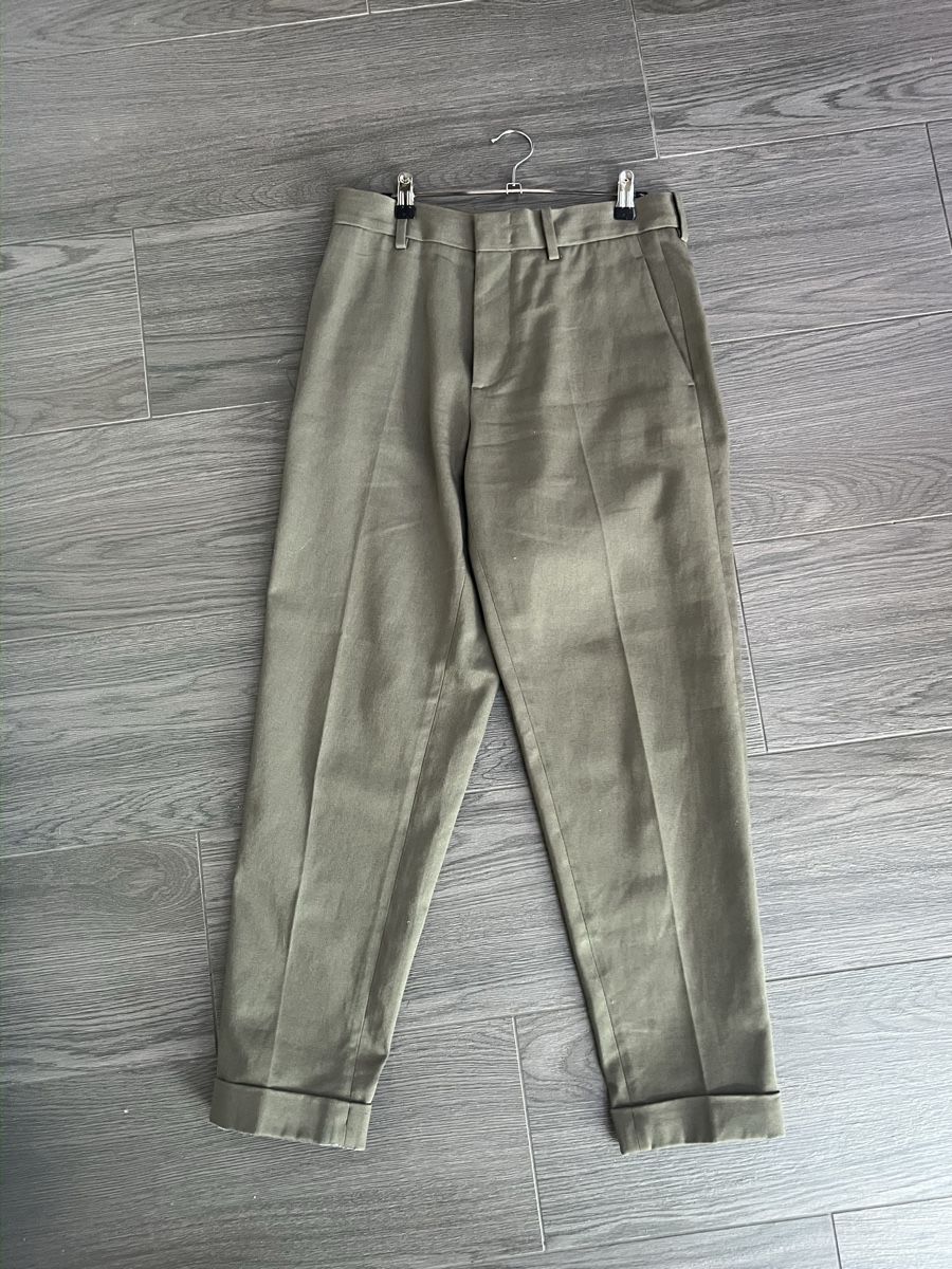 Cos Pantalons: Pantalon COS olive – Neuf (Voir description) à Villars-Ste-Croix par Maaaat