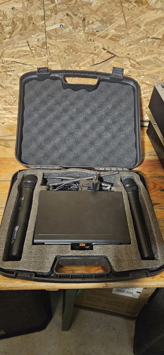 Microfoni: Drahtlos Mikrofon Set, neuhaft – Usato da Schwellbrunn venduto da chr_9cpp 1