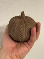 Gestrickter 3D-gedruckter Kürbis Braun – Klein, 9 cm diam