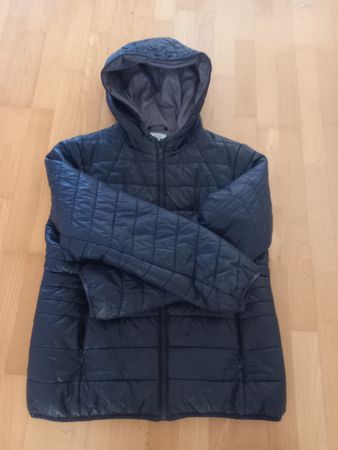 Steppjacke mit Kapuze dunkelblau Grösse M/L wenig gebraucht