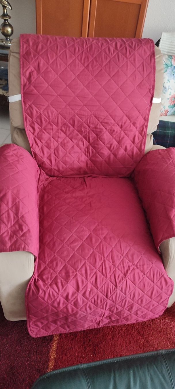 Altro: 2 Housses pour fauteuil bordeaux – Nuovo (secondo la descrizione) da St-Cergue venduto da Neviana