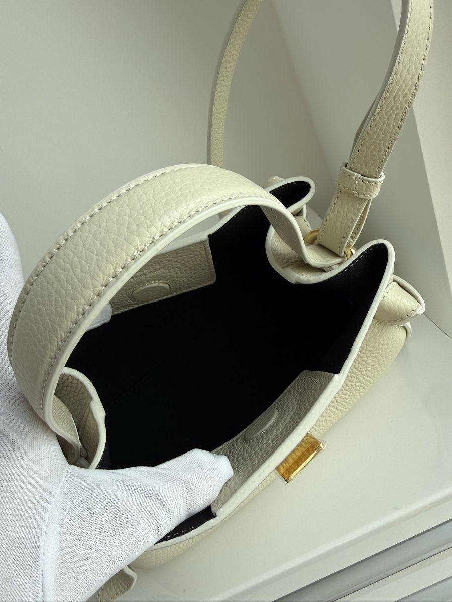 Borse da donna: Yuzefi Gyoza mini bag – Nuovo (secondo la descrizione) da Châtelaine venduto da Veradat 3