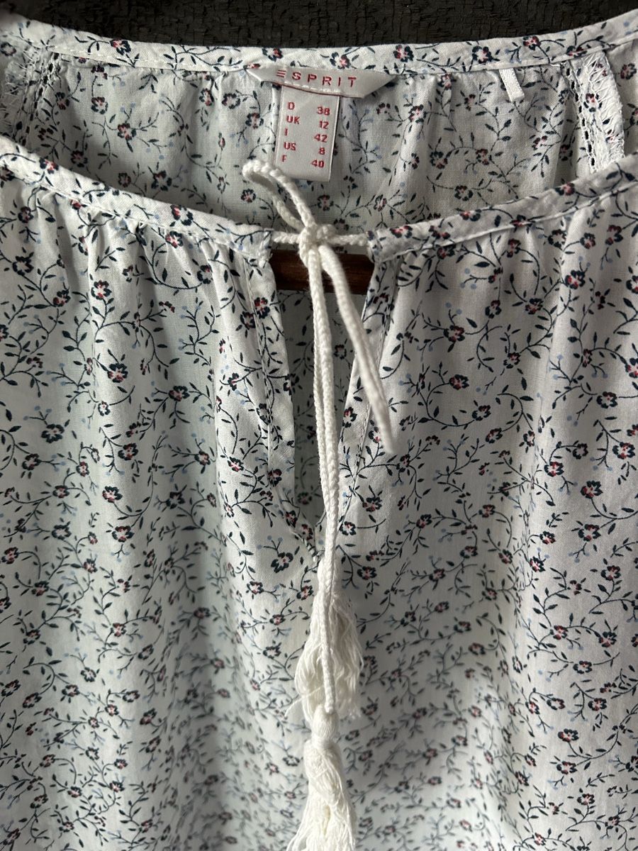 Esprit Camicette: Esprit Bluse mit Blumenmuster, Gr. 38 (M) – Usato da Bachenbülach venduto da danielaa0102 3