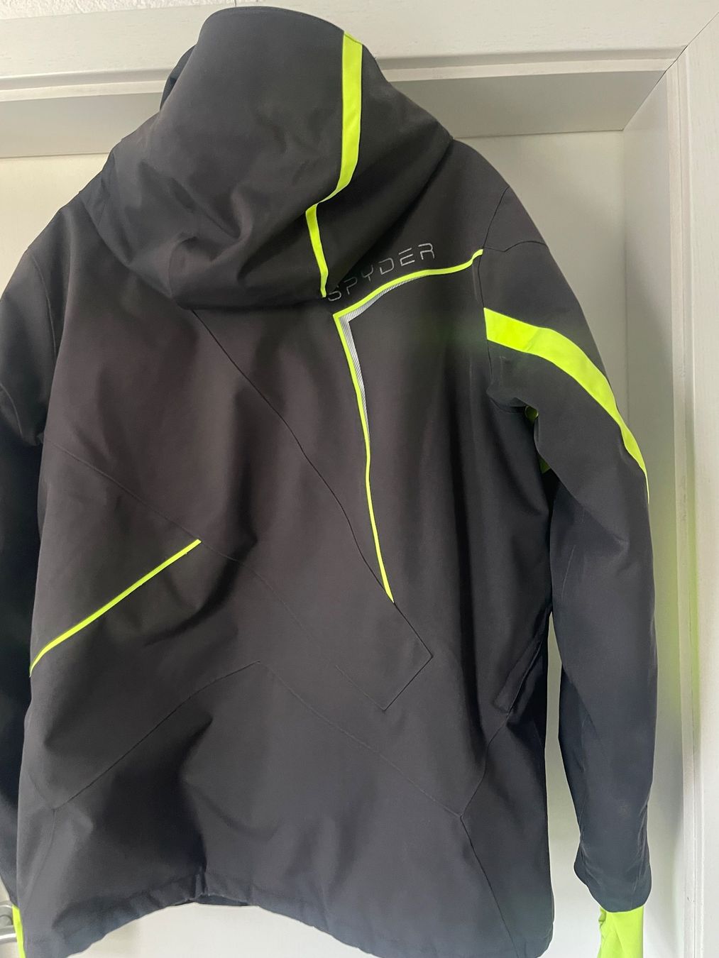 Spyder Completi: Spyder Skijacke und Hosen gr. 52 – Usato da St. Ursen venduto da B1993 1