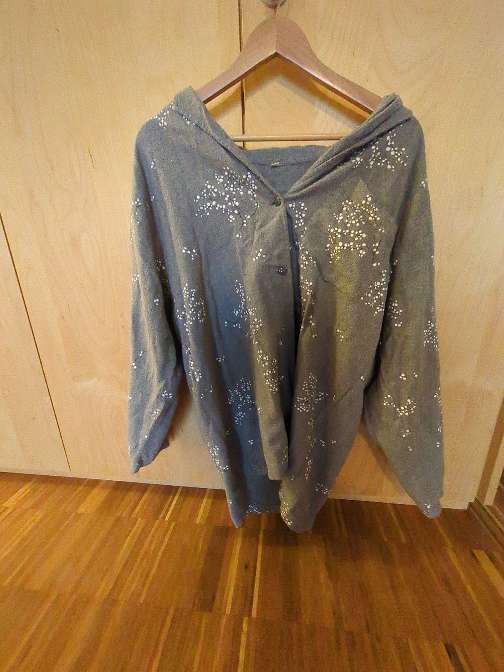 Camicette: Graue Bluse, Grösse M – Usato da Basel venduto da Blumenwiese2