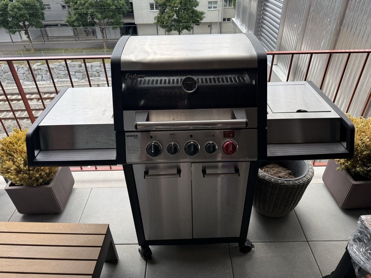 Grills: Grill Enders Monroe Pro inkl. Abdeckhaube – Gebraucht aus Burgdorf von martinwi94