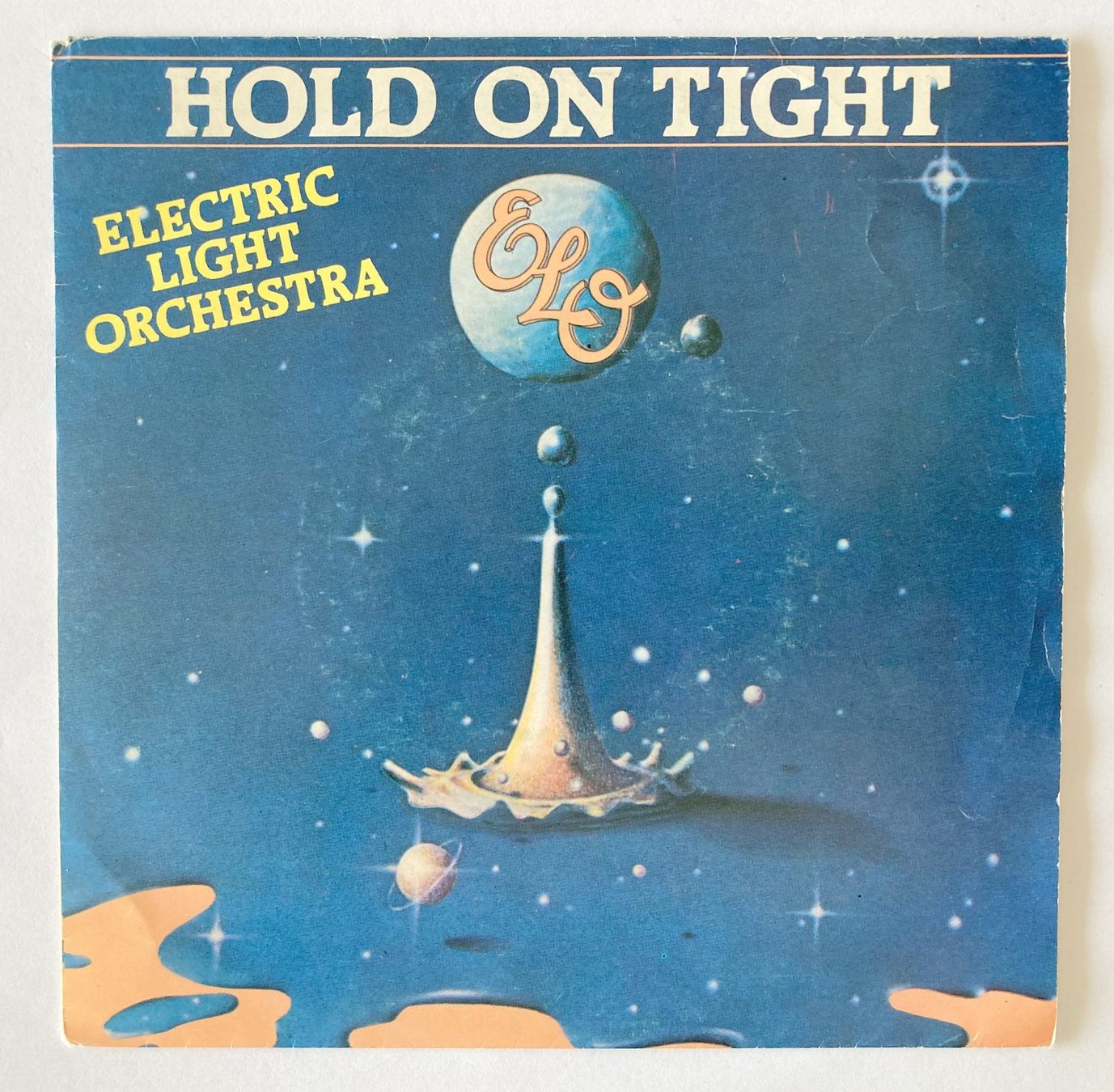 Schallplatten: ELECTRIC LIGHT ORCHESTRA - HOLD ON TIGHT – Gebraucht aus Bottens von hotter-than-hell