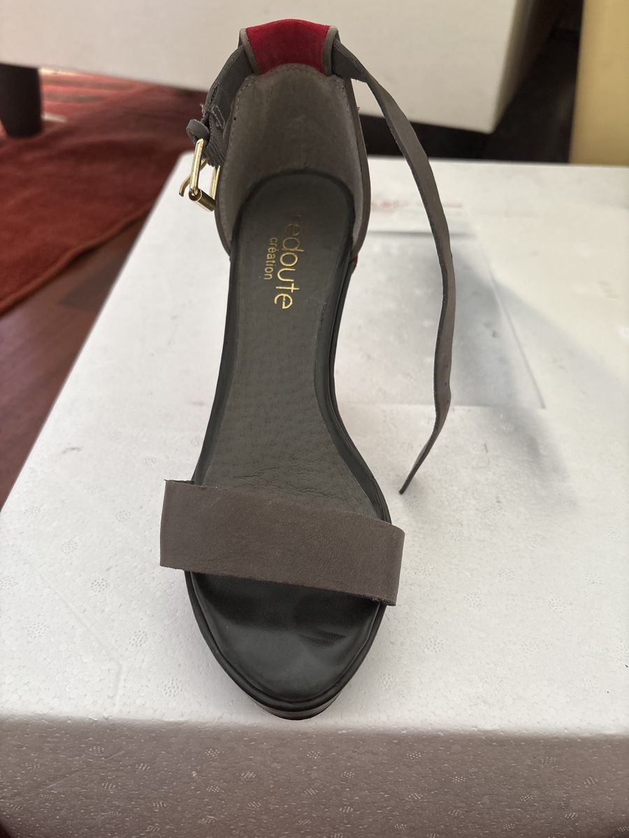 Damenschuhe: Sandales cuir bicolore taille 35 – Gebraucht aus Düdingen von Yellow 1