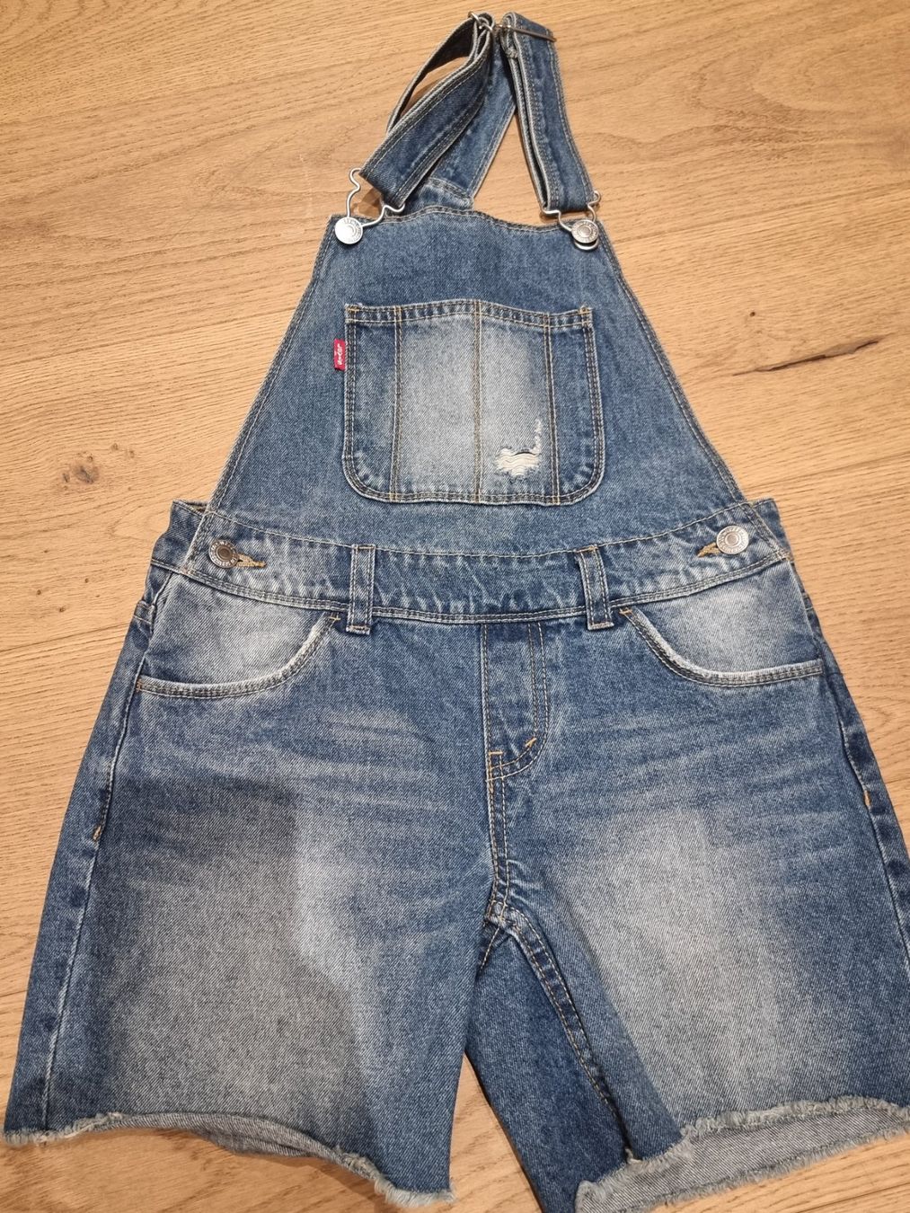 Levi's Pantaloni: Levi's Latzshorts, 140 – Usato da Buttikon SZ venduto da Limo180