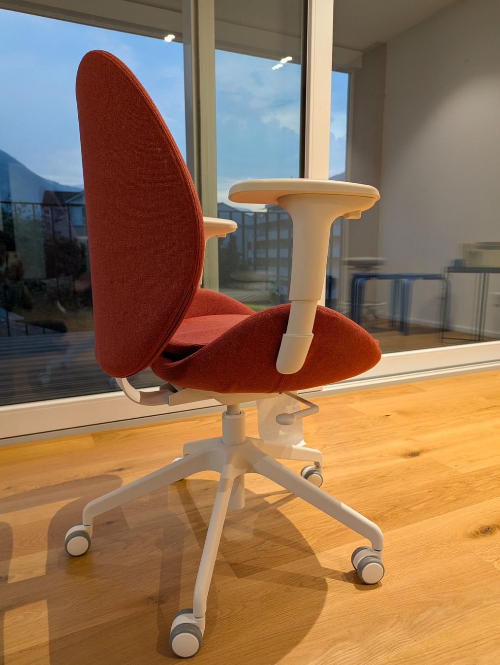 Ikea Chaises: IKEA ergonomic chair HATTEFJÄLL – D'occasion à Glis par ana_s8jf 3