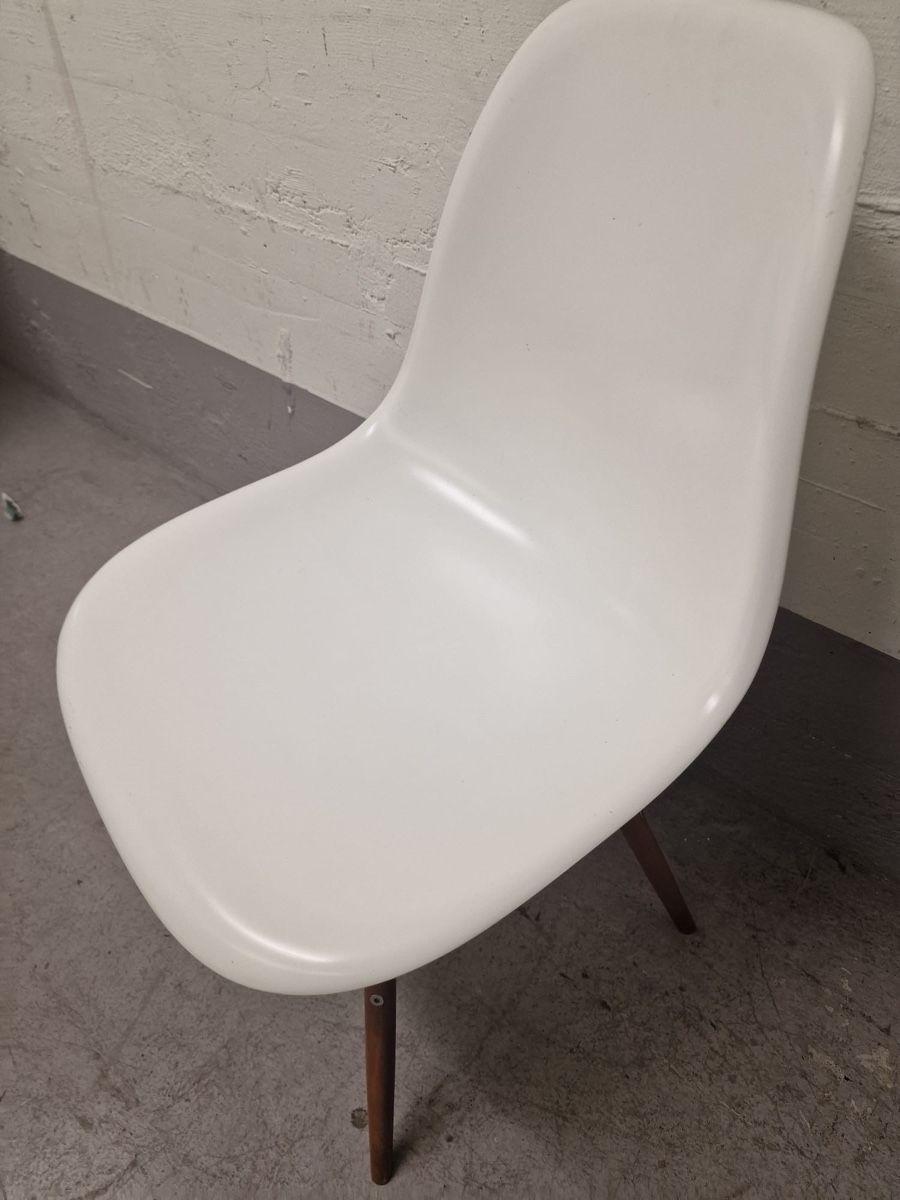 Stühle: Vintage Stuhl Weiss – Gebraucht aus Zürich von Vintage-1993 2