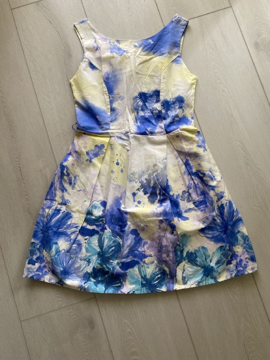 Vestiti: Kleid Gr.M ( siehe Mass) – Usato da Strengelbach venduto da Bycy