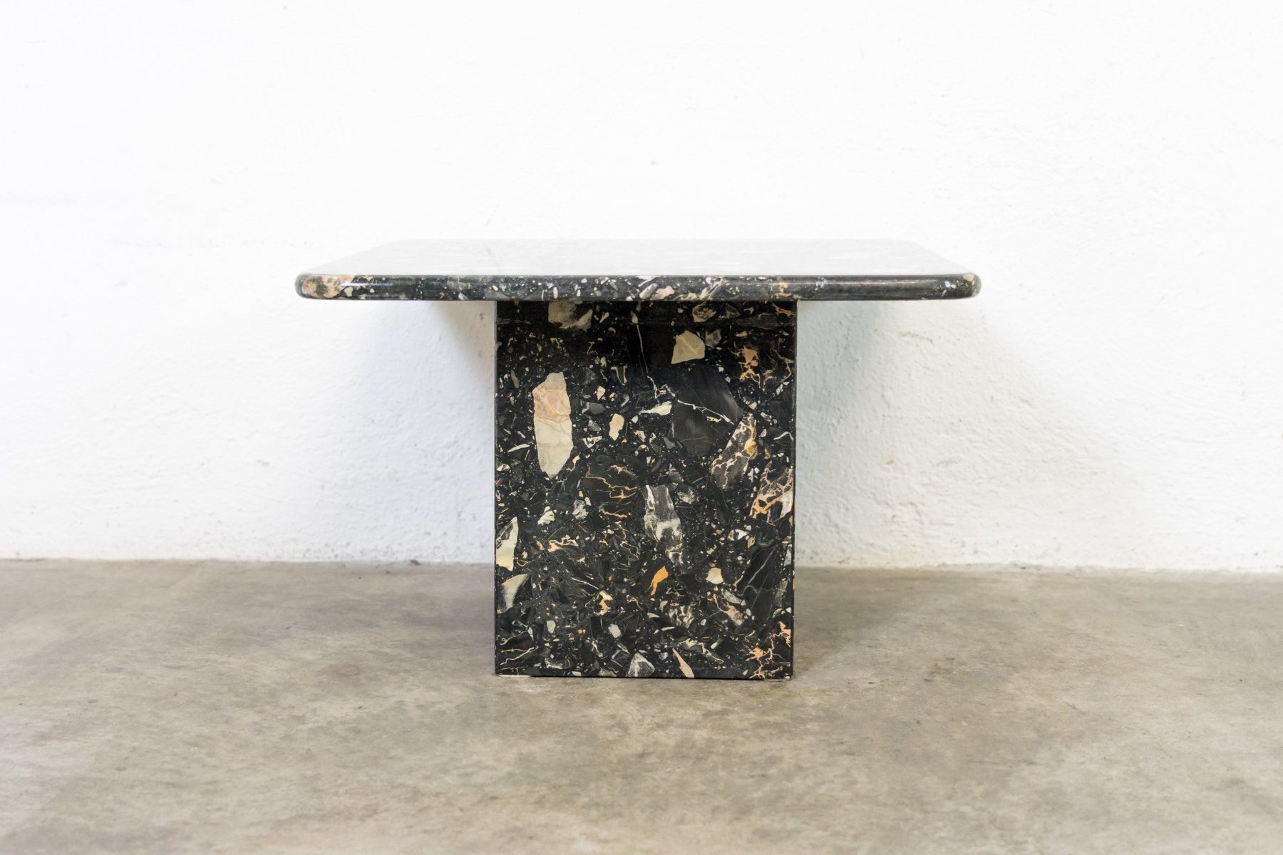 Tische: Couchtisch Stein Nr. 2 - Lieferung möglich – Gebraucht aus Schaffhausen von Studio-Ara 4