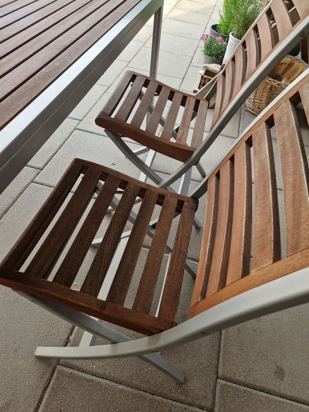 Set di tavolo e panche: Gartentisch Set mit 4 Stühlen – Usato da Wettingen venduto da kruemi 6