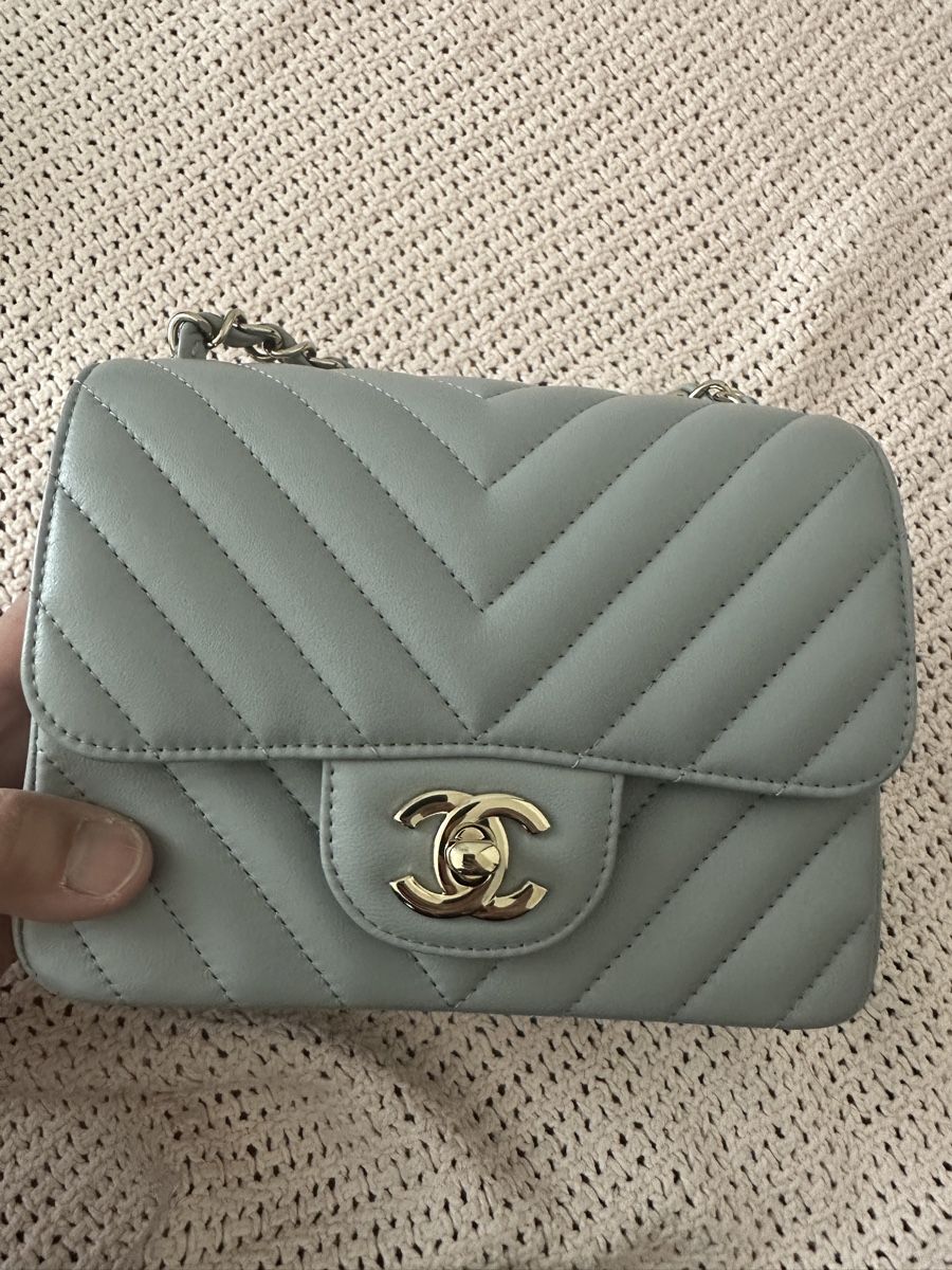 Chanel Taschen für Damen: Chanel Chevron Classic Flap Bag Light Grey – Gebraucht aus Zollikofen von Bagsandproms 1