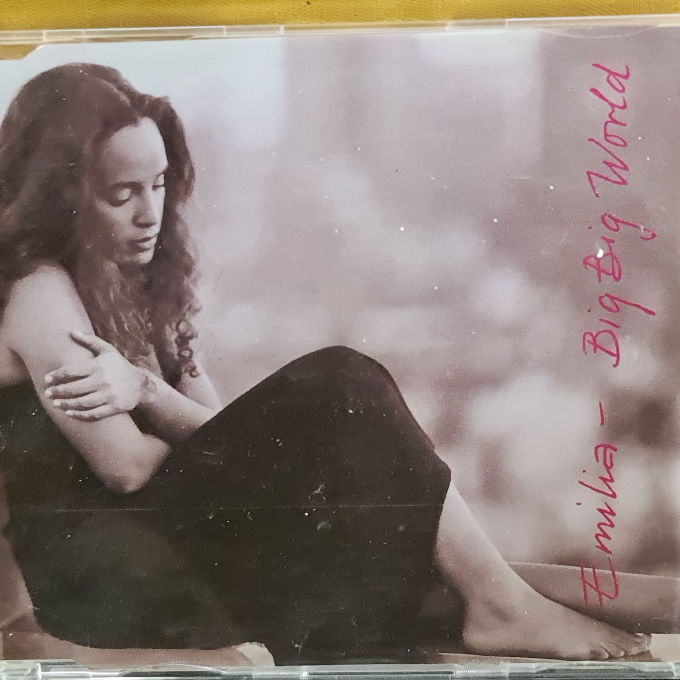 CD: CD Emilia - big big world – Usato da Dintikon venduto da Vexi