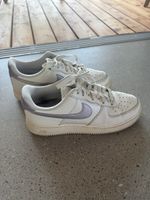 Baskets Nike Air Force 1 blanches taille 42 occasion