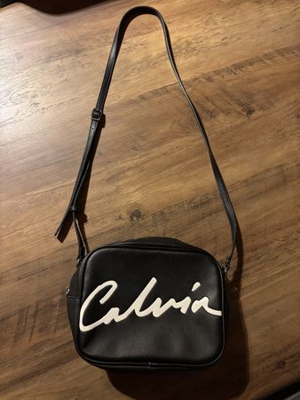 Calvin Klein Umhängetasche schwarz
