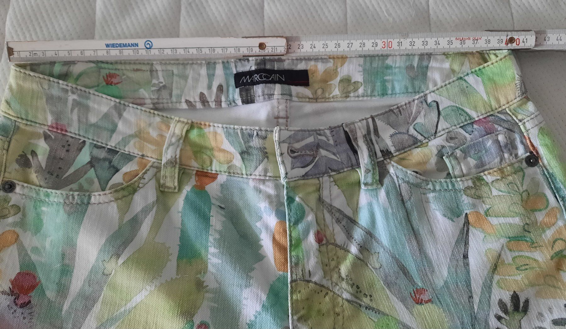 Marc Cain Jeans: MARCCAIN Damen Hose N4 Blumenmuster – D'occasion à Cham par elselieschen 4