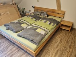 Bett inkl. neuer Matratzen