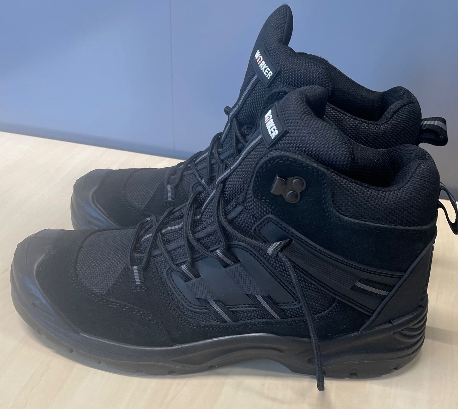 Scarpe da uomo: Arbeits- Sicherheitsschuhe Gr 44 – Usato da Hämikon venduto da Iitomo 2