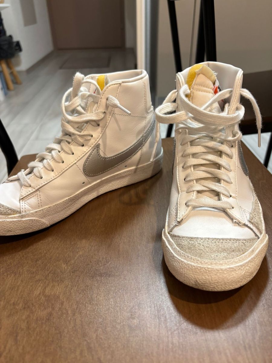 Nike Scarpe da donna: Nike Blazer Mid 77 – Usato da Saxon venduto da Nzo