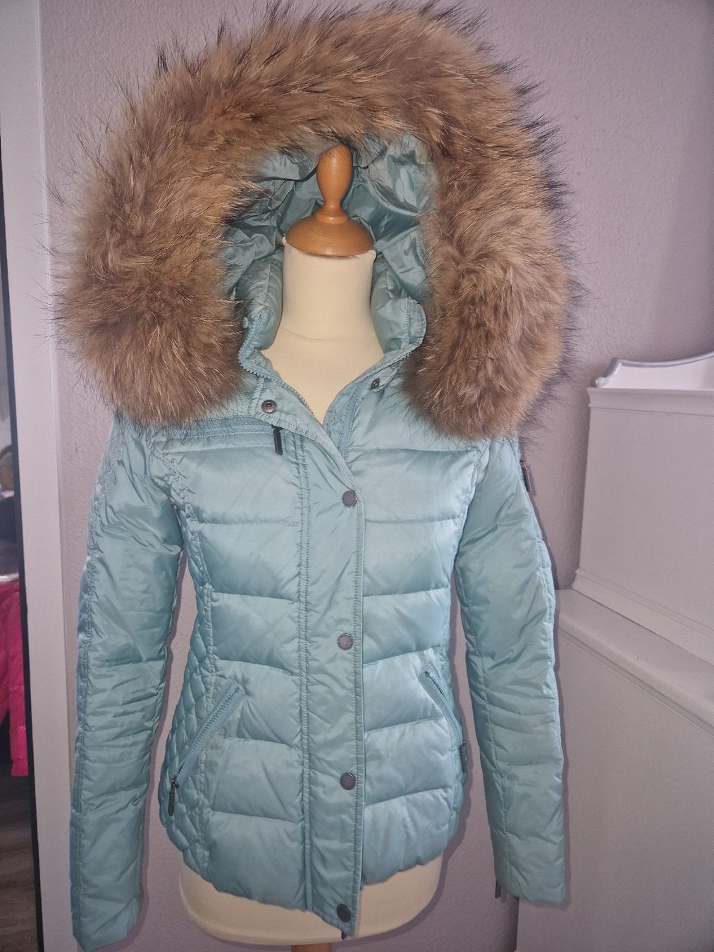 Giacche: Winterjacke mit Echtpelz, hellblau, Grösse  S – Usato da Riken AG venduto da cha_2svd