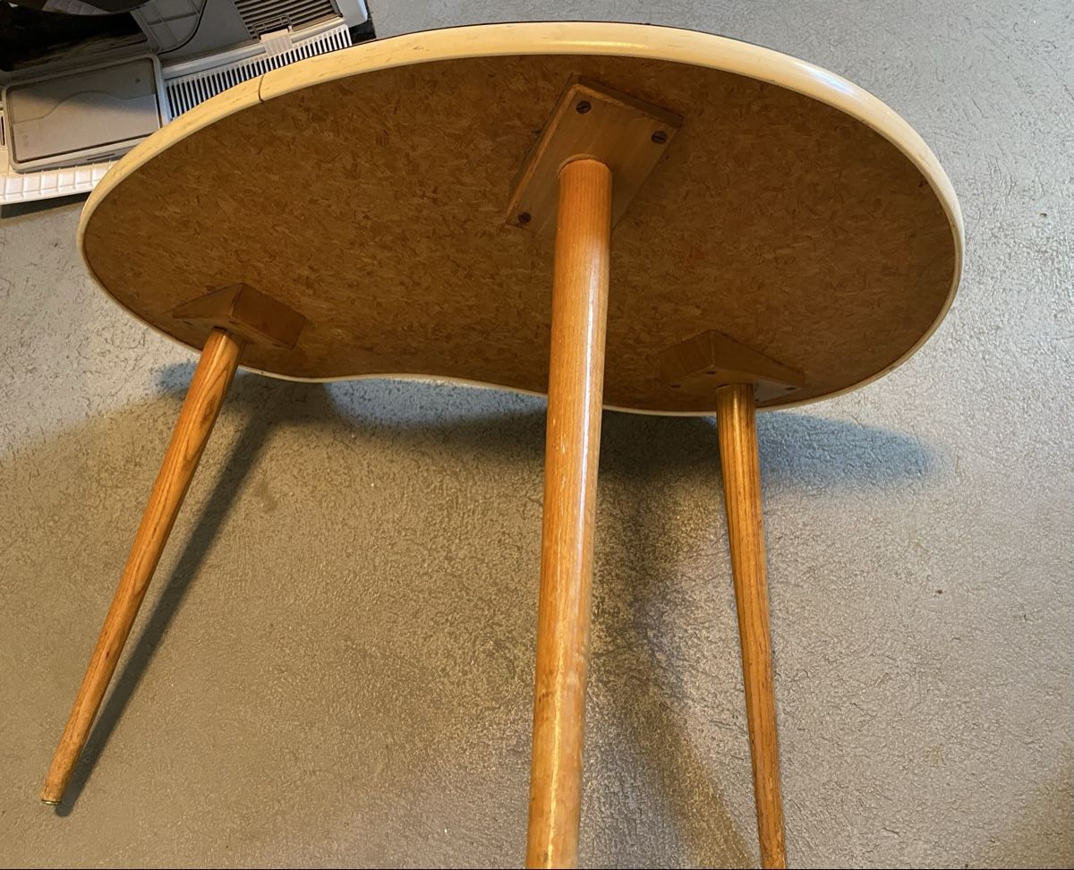 Tische: Nierentisch Original 50er Jahre – Gebraucht aus Etzwilen von Roto2 3