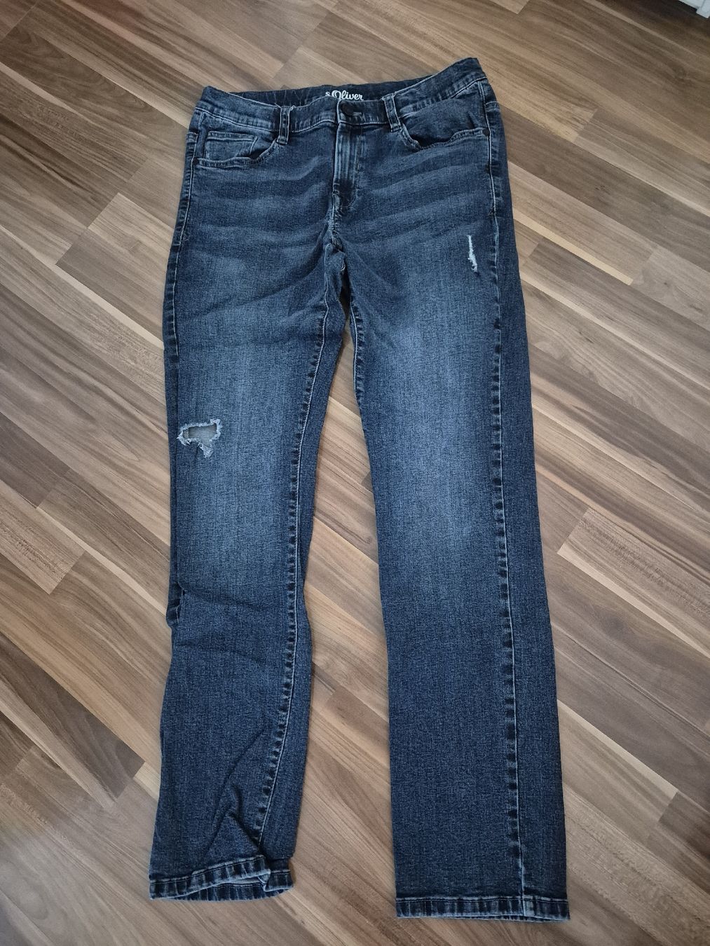 S.Oliver Pantaloni: S. Oliver Jeans Gr. 170 mit modischem Loch – Usato da Therwil venduto da Twista11