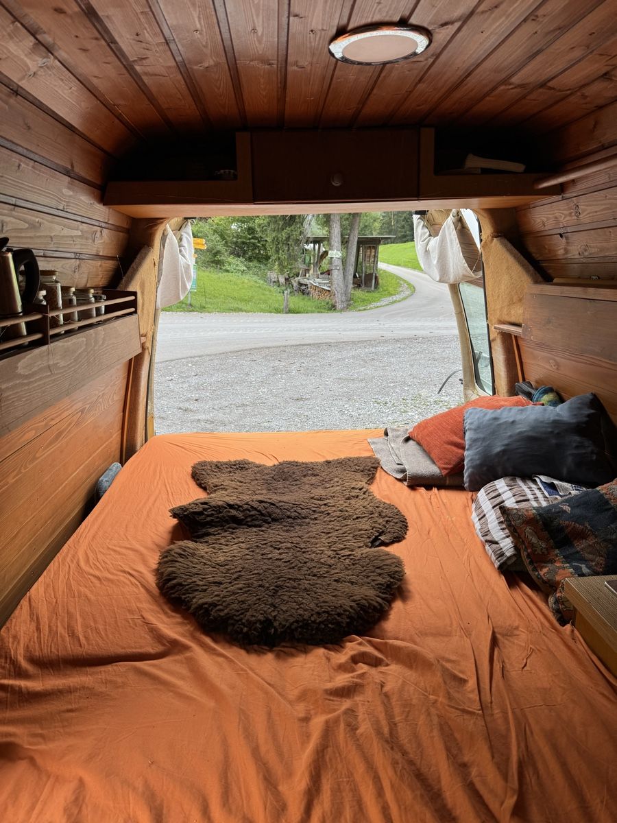 VW Veicoli da campeggio: VW T5 Transporter Wohnmobil-Chalet – Usato da Oberwil i. S. venduto da ulr_qy5d 3