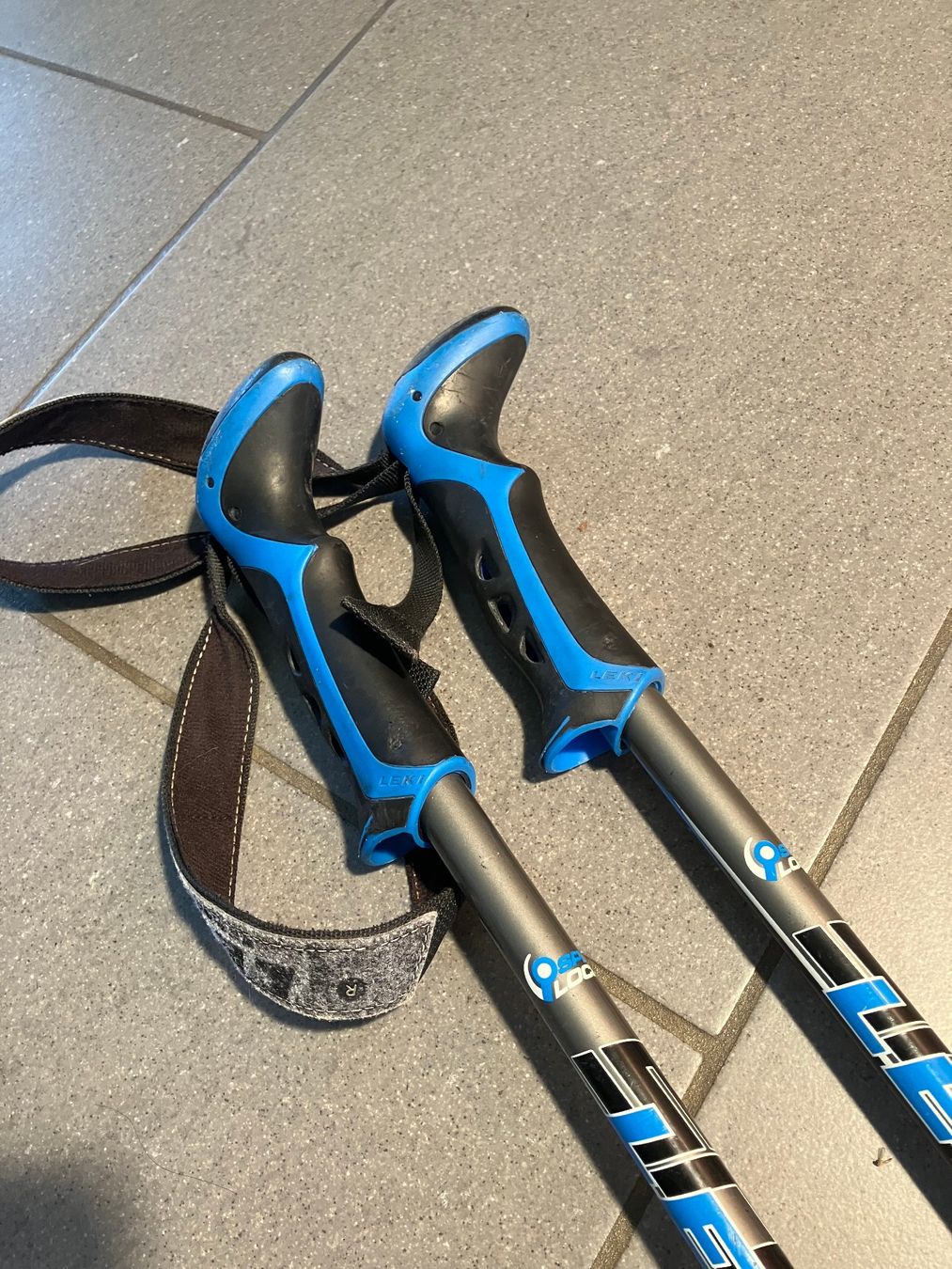 Leki Bastoncini da trekking: LEKI SOFTLITE Wanderstöcke mit Speed Lock max. Länge 135 cm – Nuovo (secondo la descrizione) da Winznau venduto da gugi2009 5