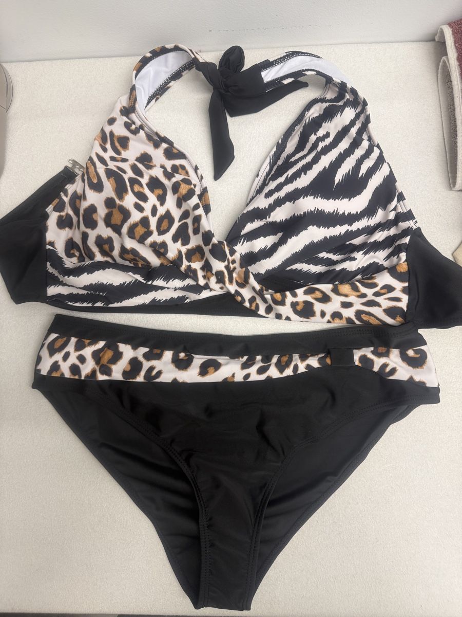 Badekleider & Bikinis: Bikini XL (Grösse 44) – Neu und originalverpackt aus Adligenswil von Esthee 3