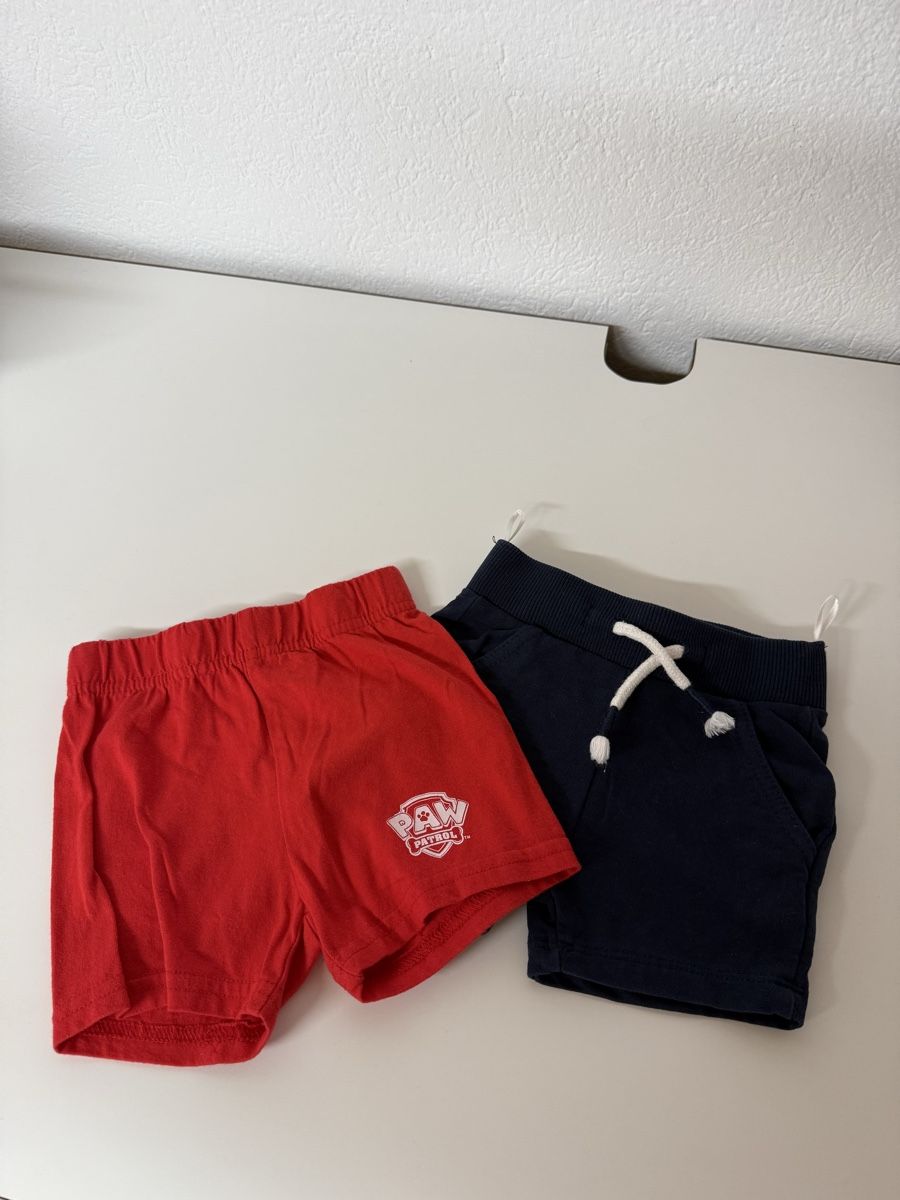Lotti & Set di vestiti: Hose Gr 68 und 74 – Usato da Bettwiesen venduto da Maori6