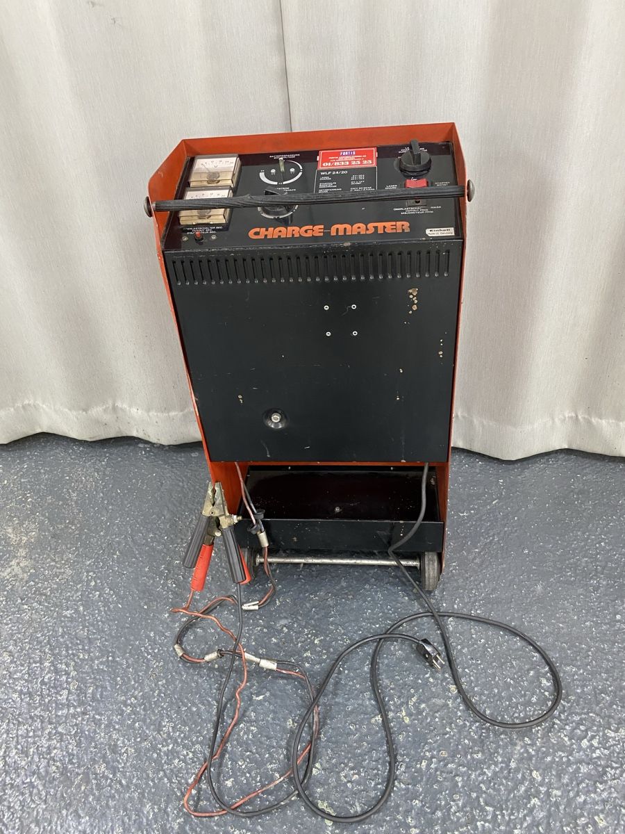 Einhell Batterie-Ladegeräte: Batterie Ladegerät von Einhellig WLF24/20 – Gebraucht aus Hägglingen von Karin0802