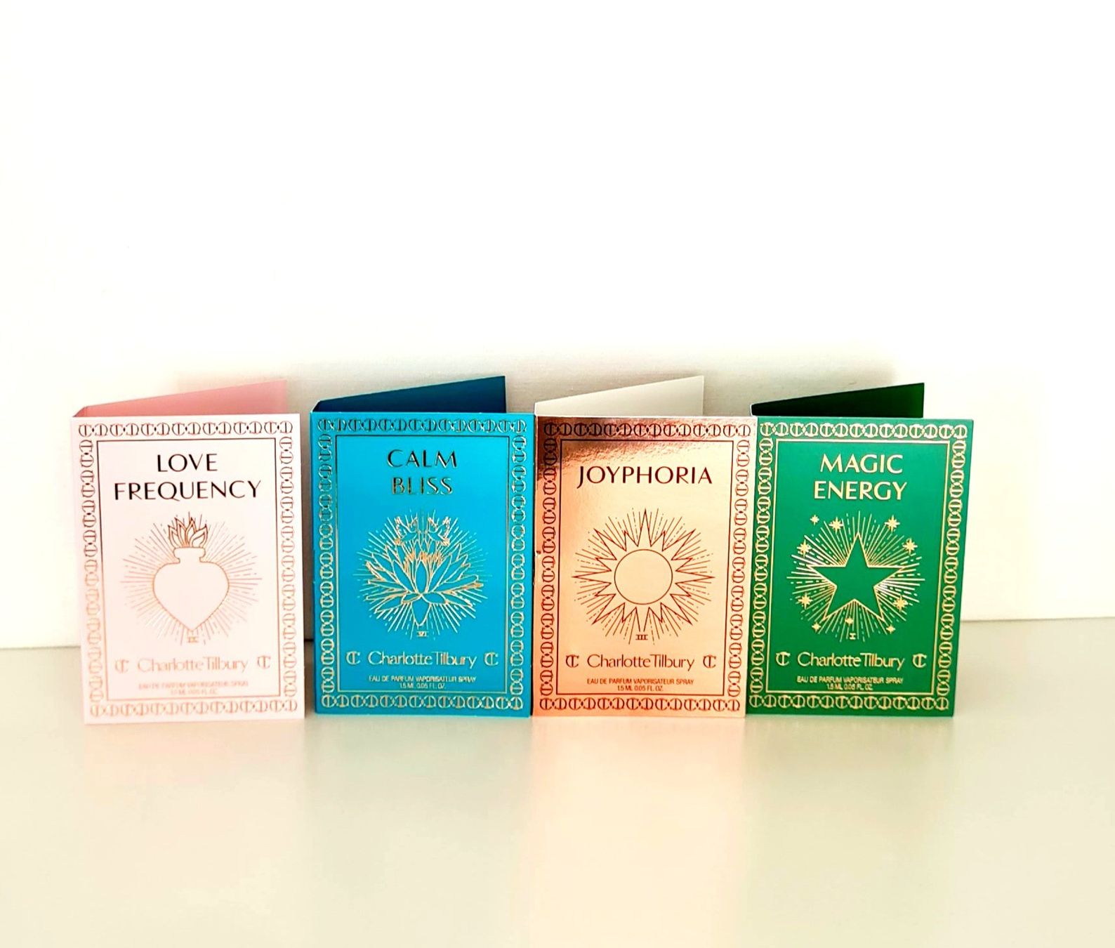 Charlotte Tilbury Profumi & Eau de Toilette: Charlotte Tilbury parfums  4×1.5ml – Nuovo e nell'imballaggio originale da Thônex venduto da AneleManele