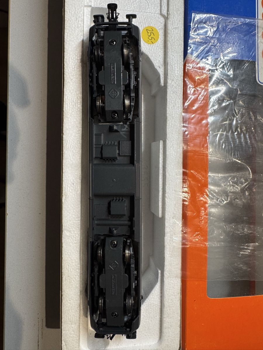 Roco Modelleisenbahnen: Roco 43656 BLS Re 465 – Gebraucht aus Spiez von touchtomuch 5