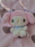 Peluche My Melody Sanrio avec nœuds bleus