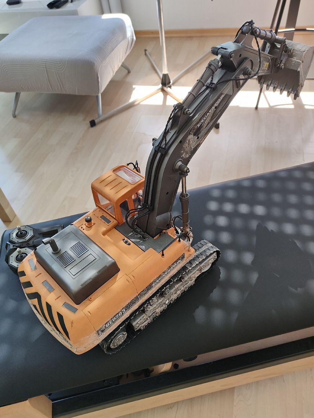 Carson Modellismo RC: Carson RC Raupenbagger "Excavator" 1:12 – Usato da Oetwil an der Limmat venduto da MicA-8955 3