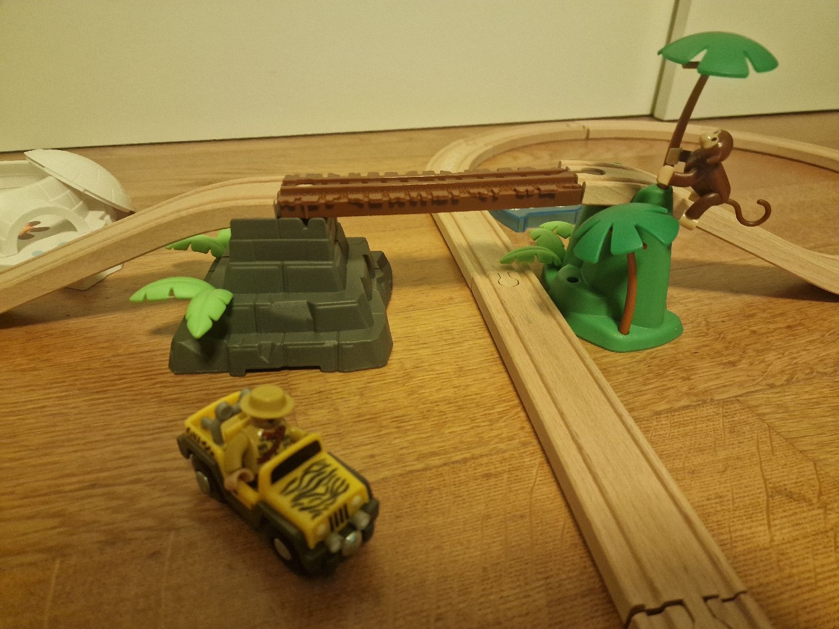 Giocattoli: Playtive Junior Eisenbahn-Set Weltreise – Usato da Uetikon am See venduto da Walkingtothemoon 4
