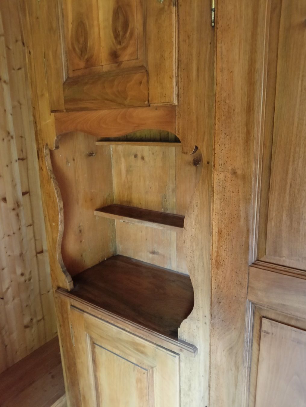 Armadi: Original Biedermeier Schrank - restauriert – Usato da Lumino venduto da Happy4Happy 2