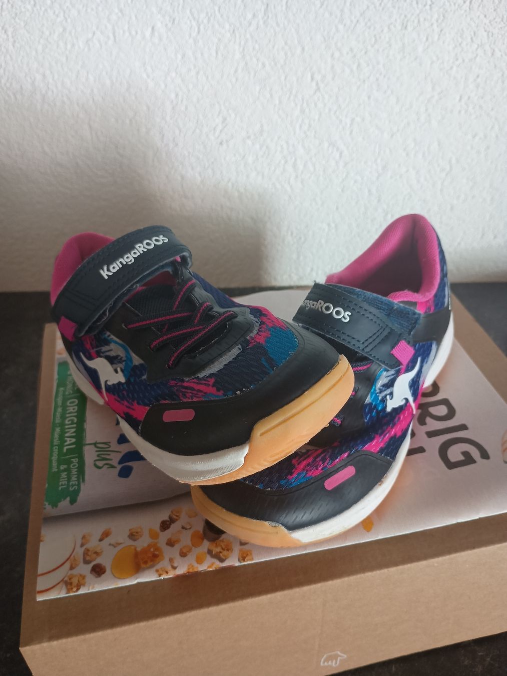 Scarpe per ragazze: Hallenschuhe KangooROOS Grösse 33 – Nuovo (secondo la descrizione) da Gersau venduto da .InAn. 1