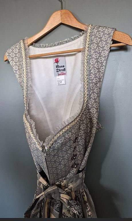 Kleider: Wunderschönes silbergraues Dirndl Gr. 52 – Neu (gemäss Beschreibung) aus Altikon von kva_19 2